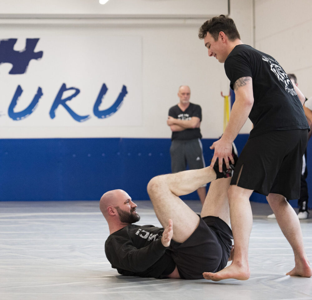 Pazuru_selbstverteidigung_am_boden_2