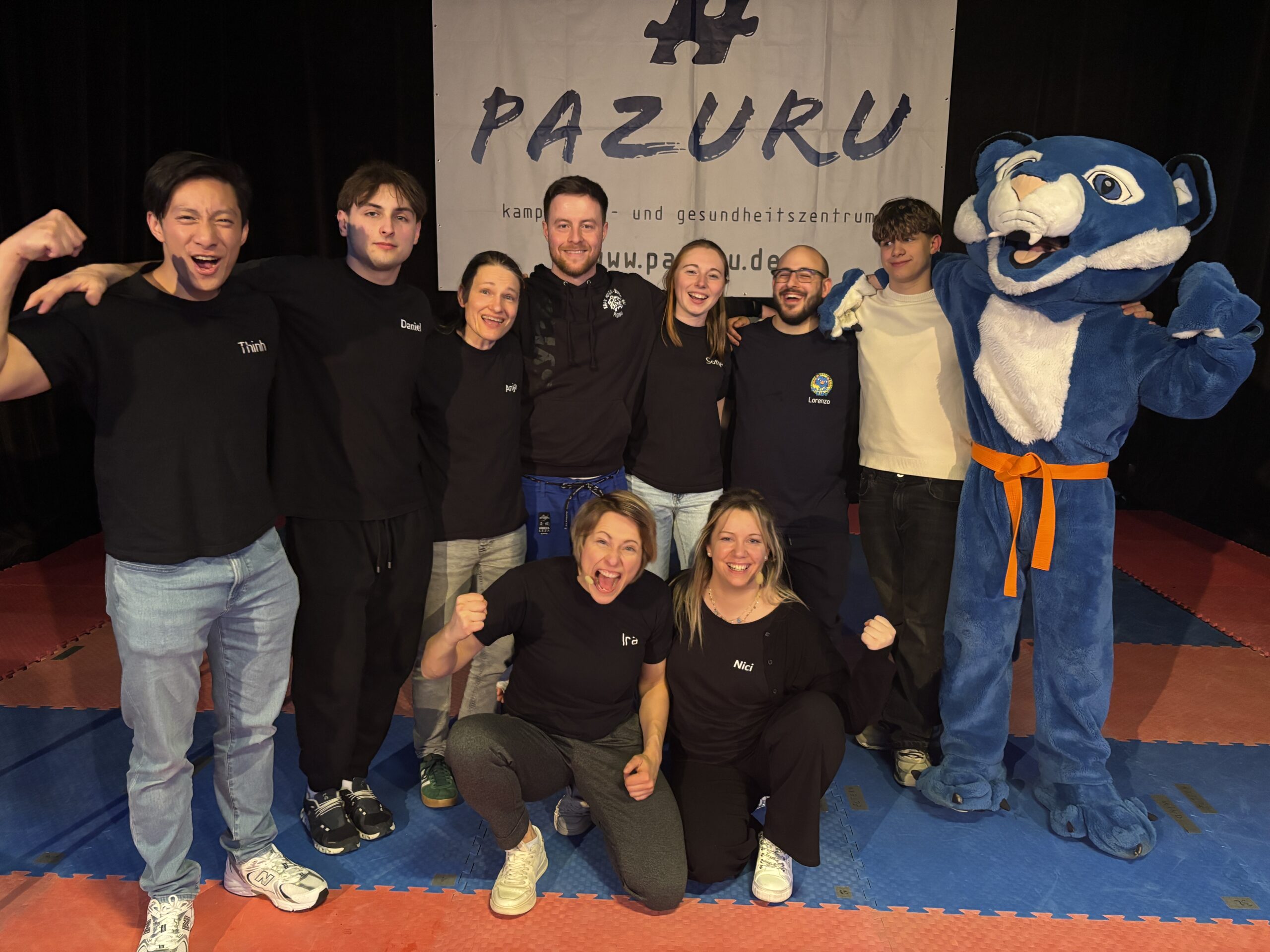 PAZURU_Kids_Graduierungsevent_Team_2025